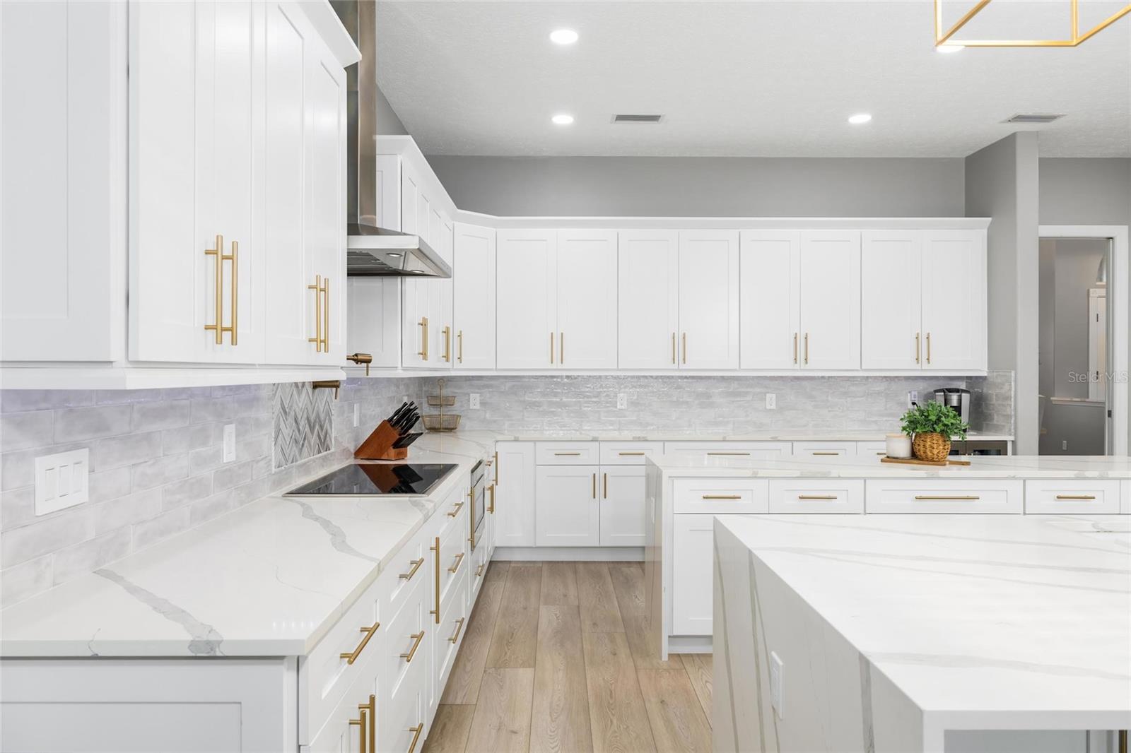 Image 15 of 81 For 9810 Compass Point Way