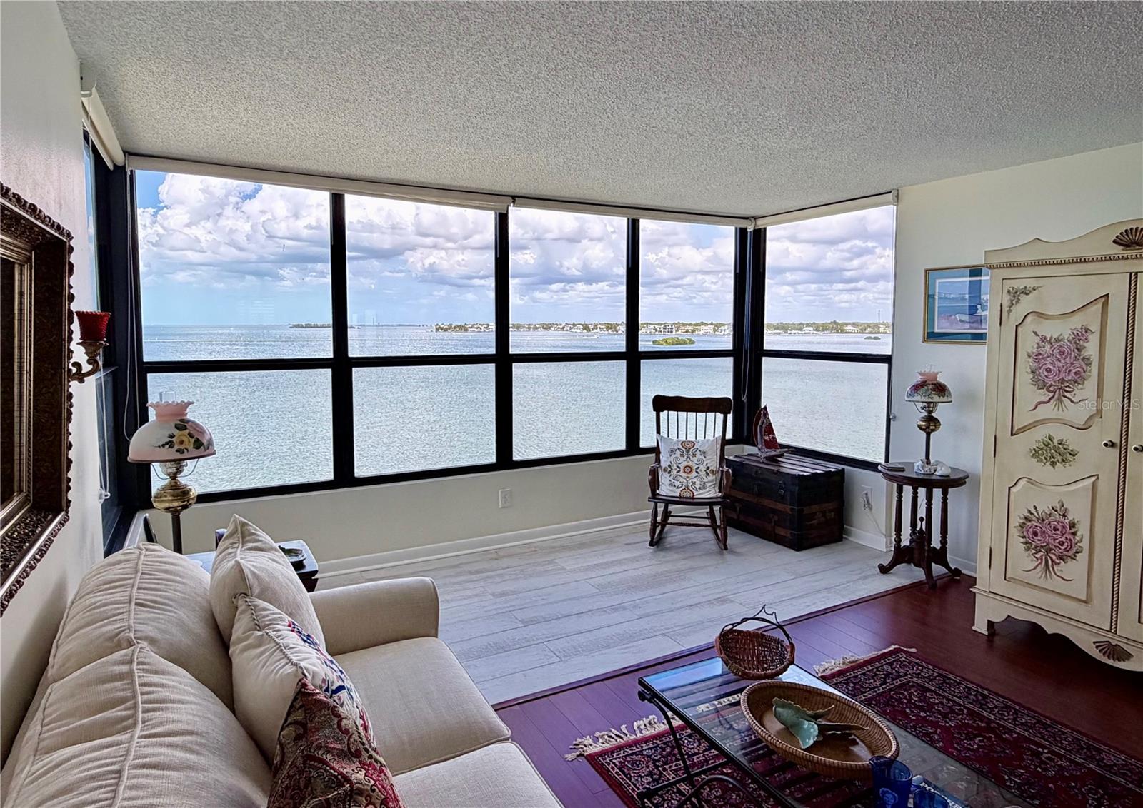 Image 11 of 39 For 300 Woodette Drive 504b