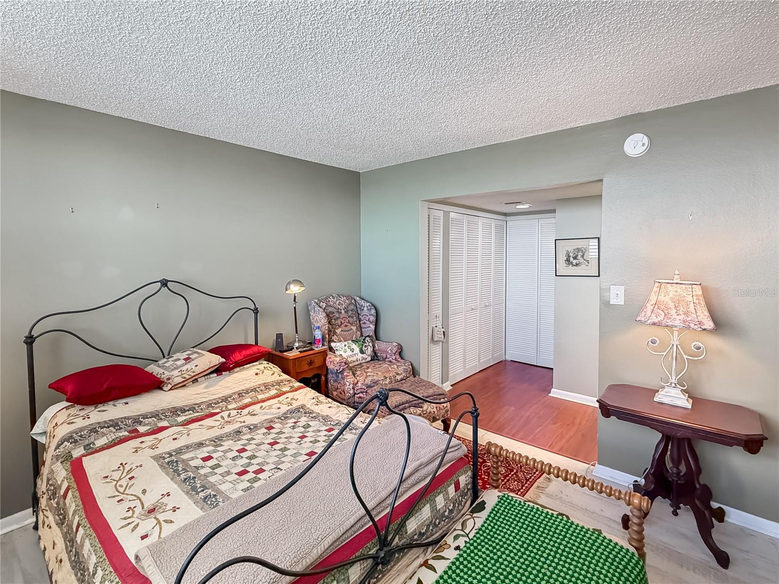 Image 17 of 39 For 300 Woodette Drive 504b