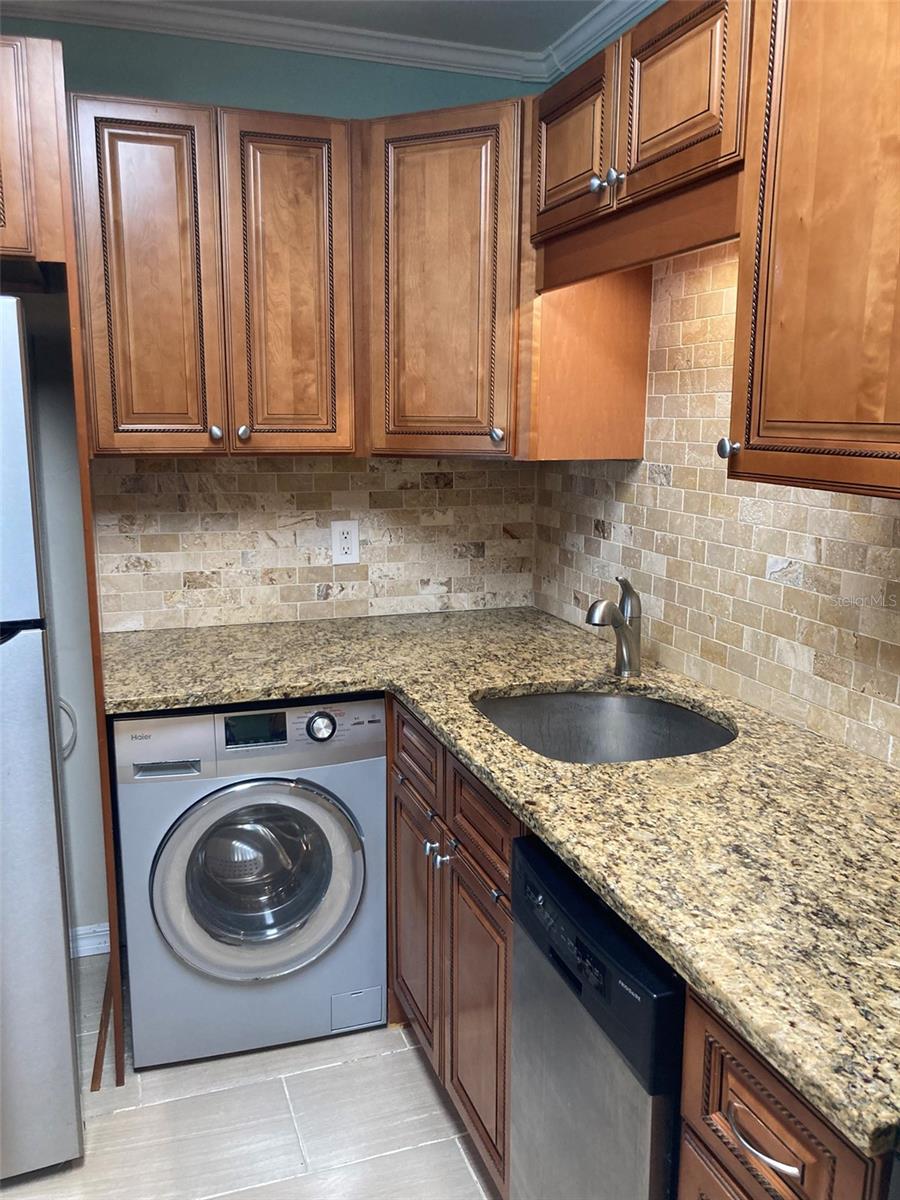 Image 14 of 53 For 5980 Terrace Park Drive N 108