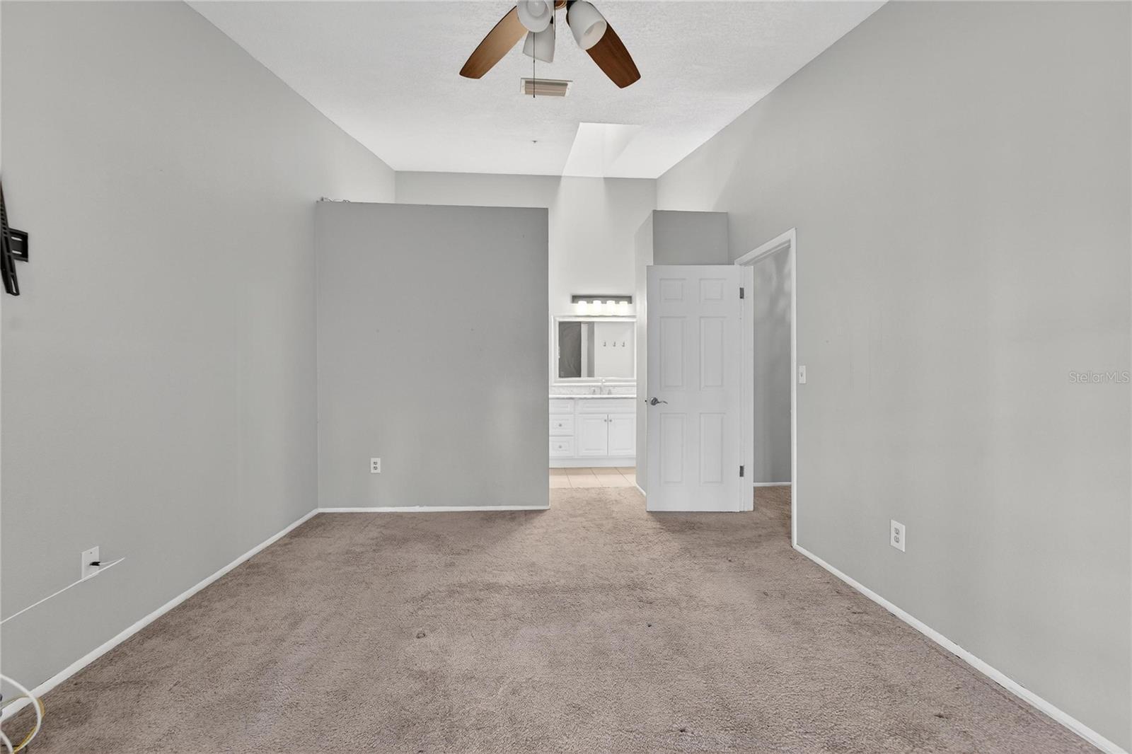 Image 52 of 65 For 11808 Skylake Place D