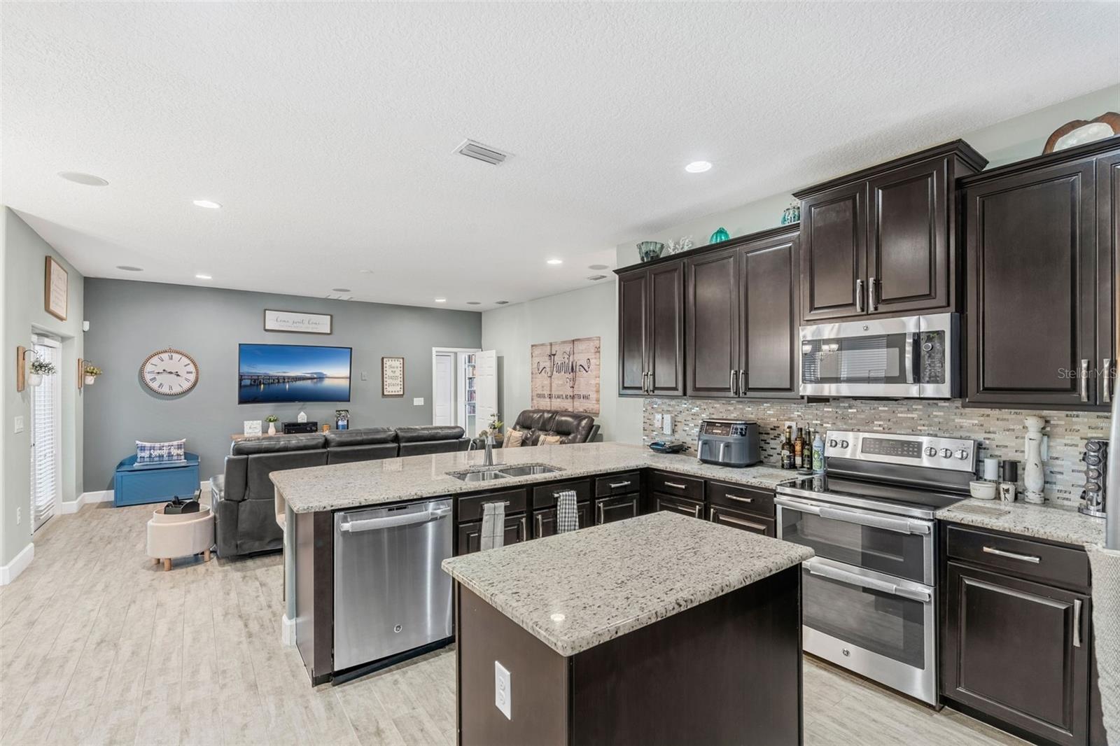 Image 31 of 43 For 3600 Watergrass Street