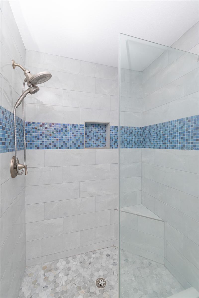 Image 33 of 46 For 1250 Dinnerbell Lane E