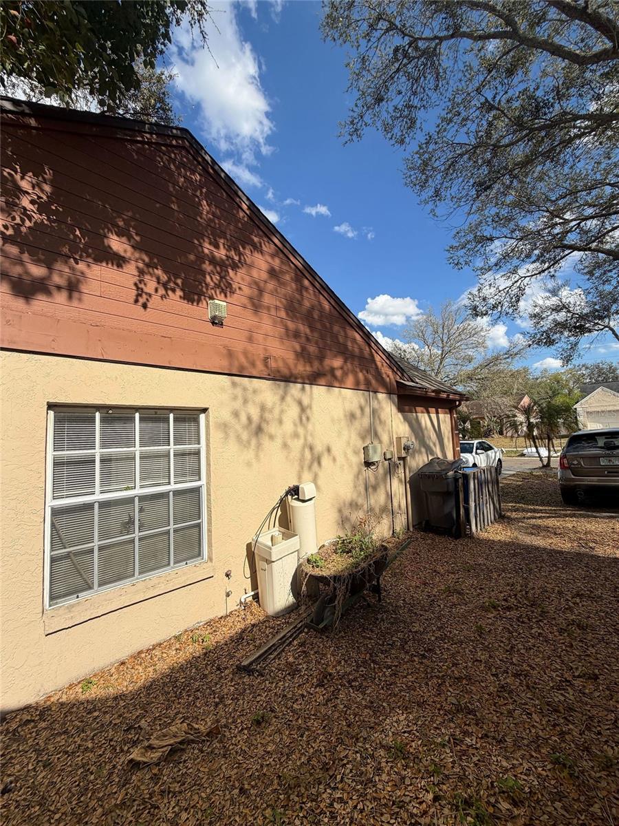 Image 6 of 24 For 1634 Crossridge Drive