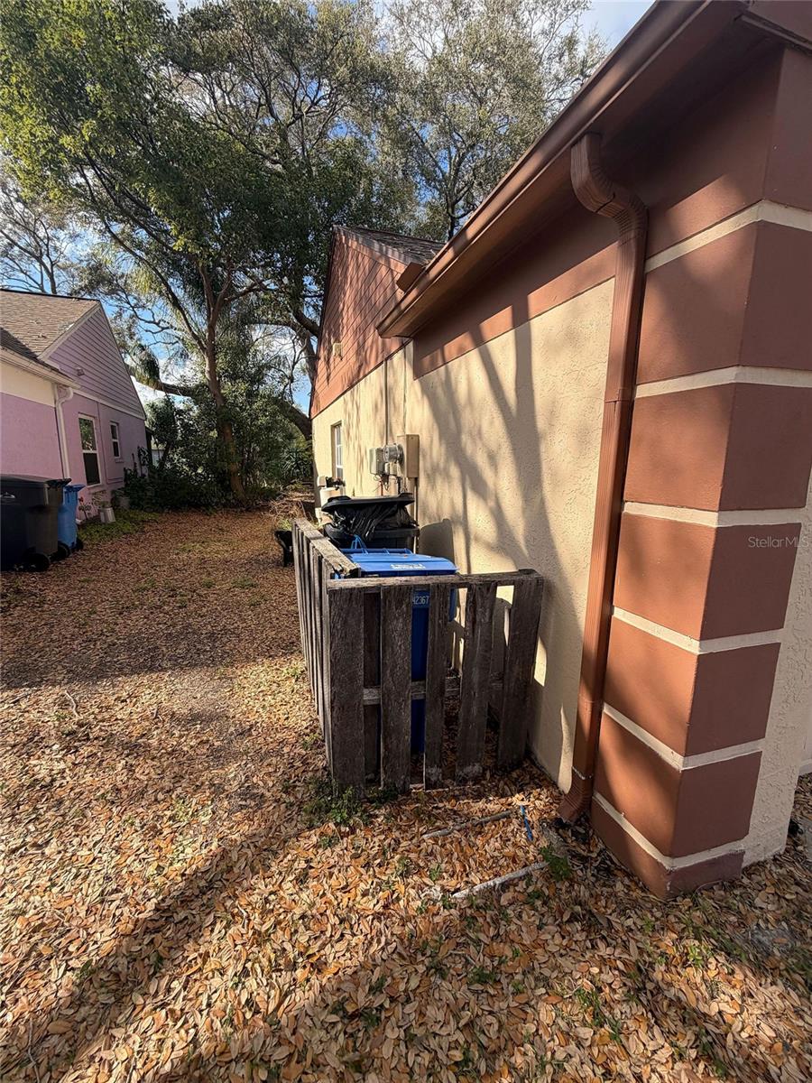 Image 8 of 24 For 1634 Crossridge Drive