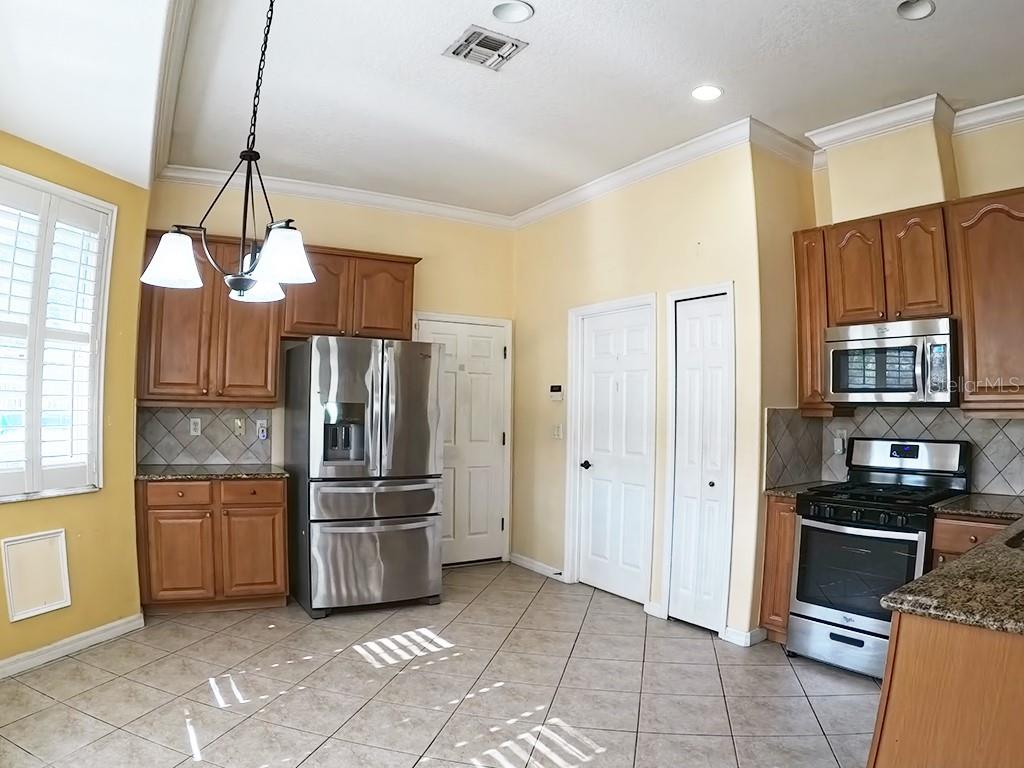 Image 15 of 40 For 100 Flame Vine Way