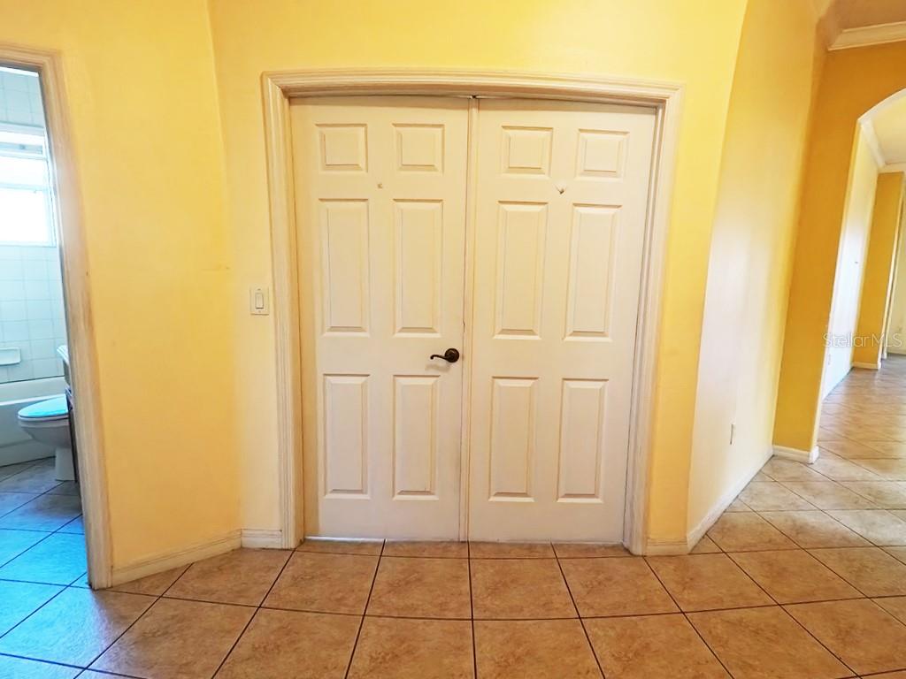 Image 6 of 40 For 100 Flame Vine Way