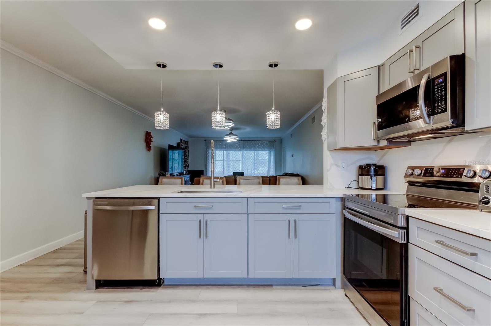 Image 6 of 30 For 7321 Central Avenue 301