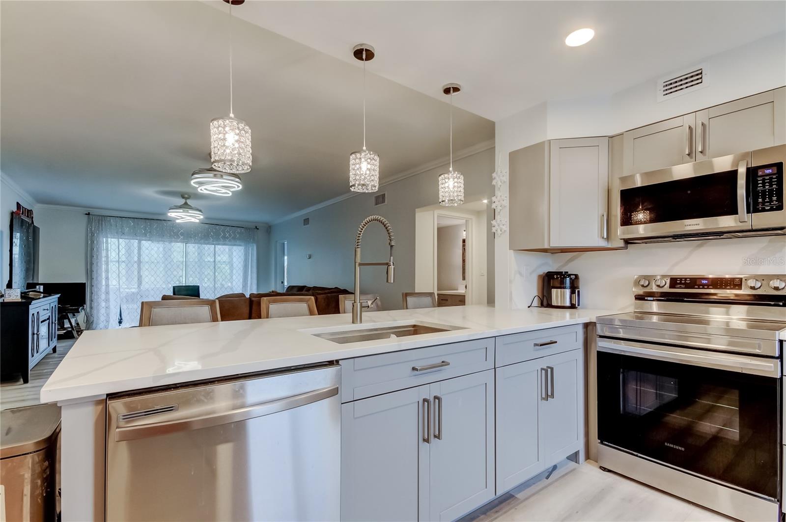 Image 7 of 30 For 7321 Central Avenue 301