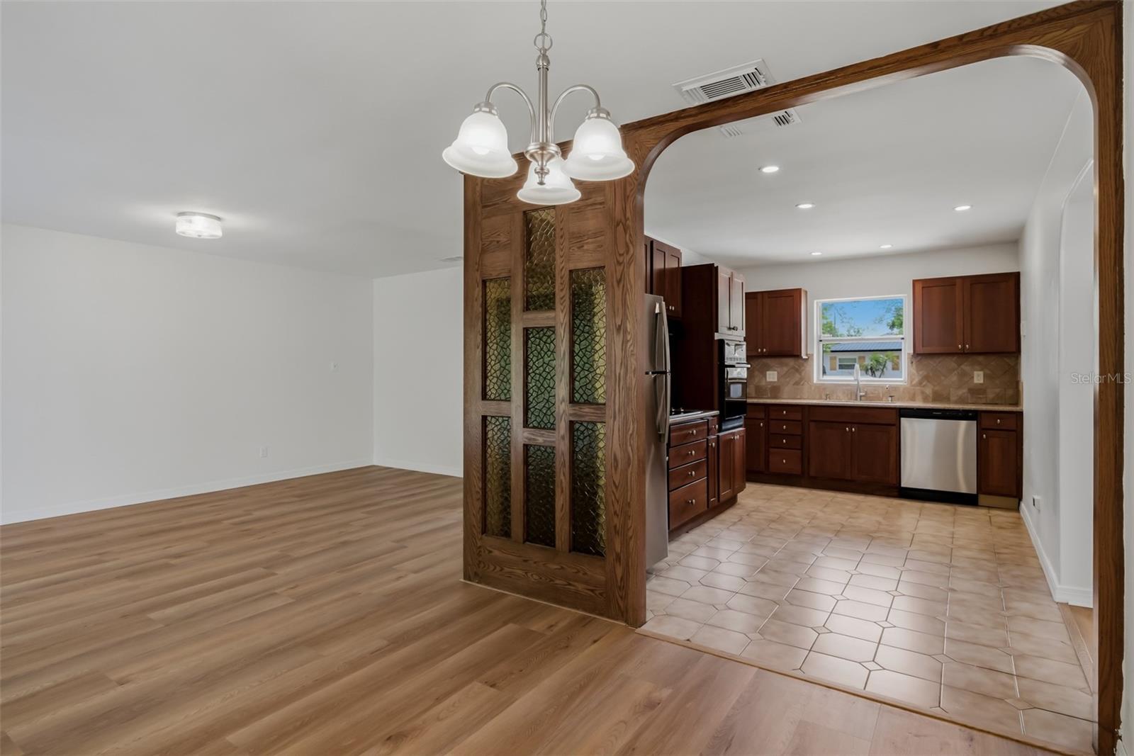 Image 10 of 49 For 4711 Beaumont Street