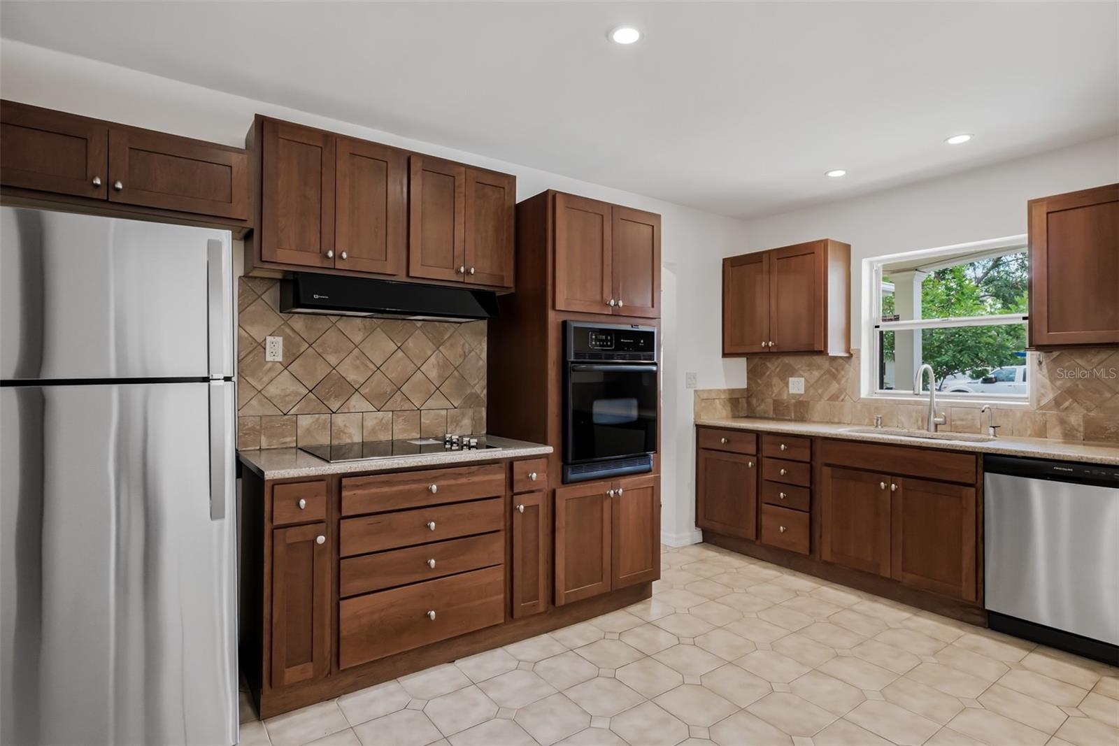 Image 11 of 49 For 4711 Beaumont Street