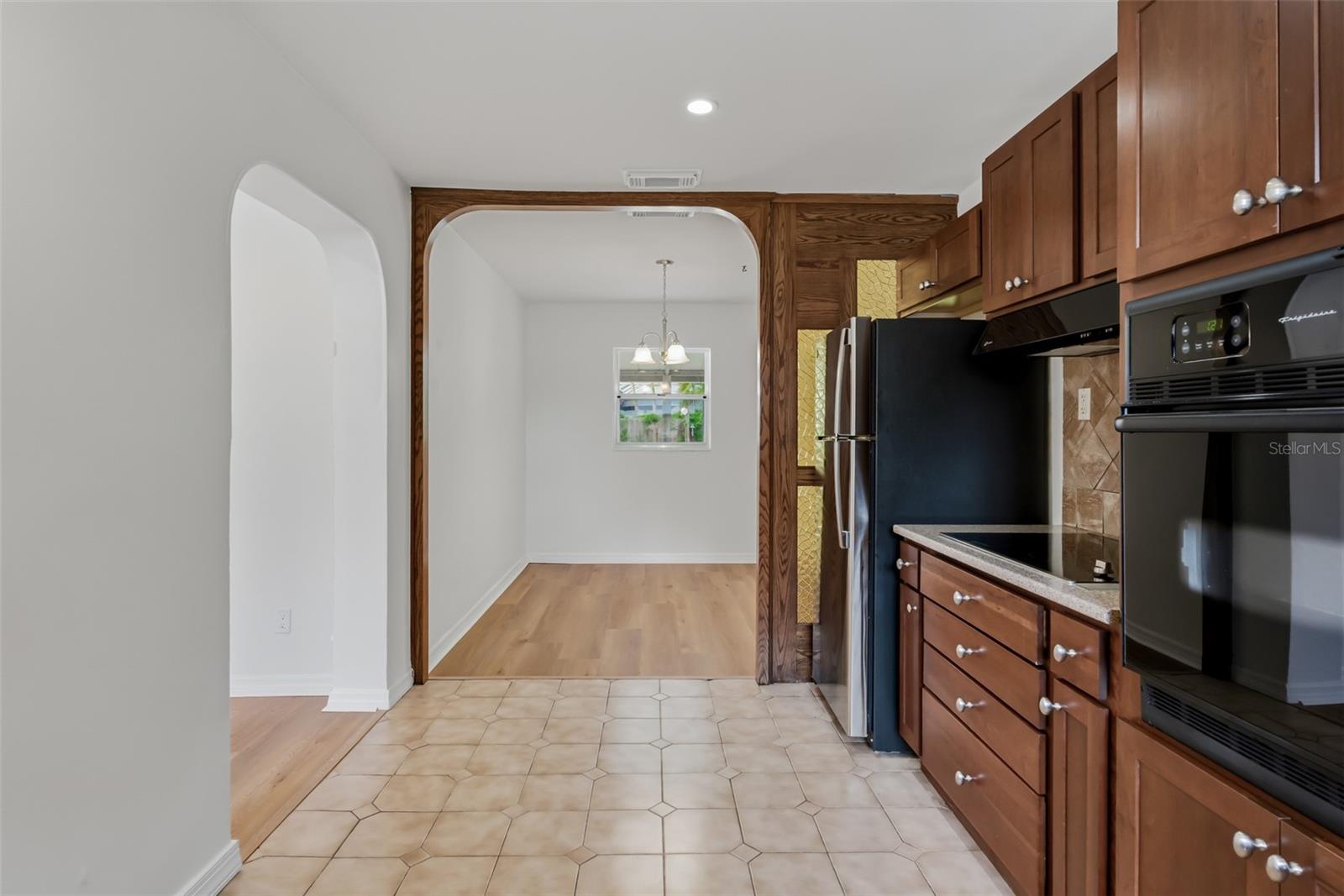 Image 14 of 49 For 4711 Beaumont Street