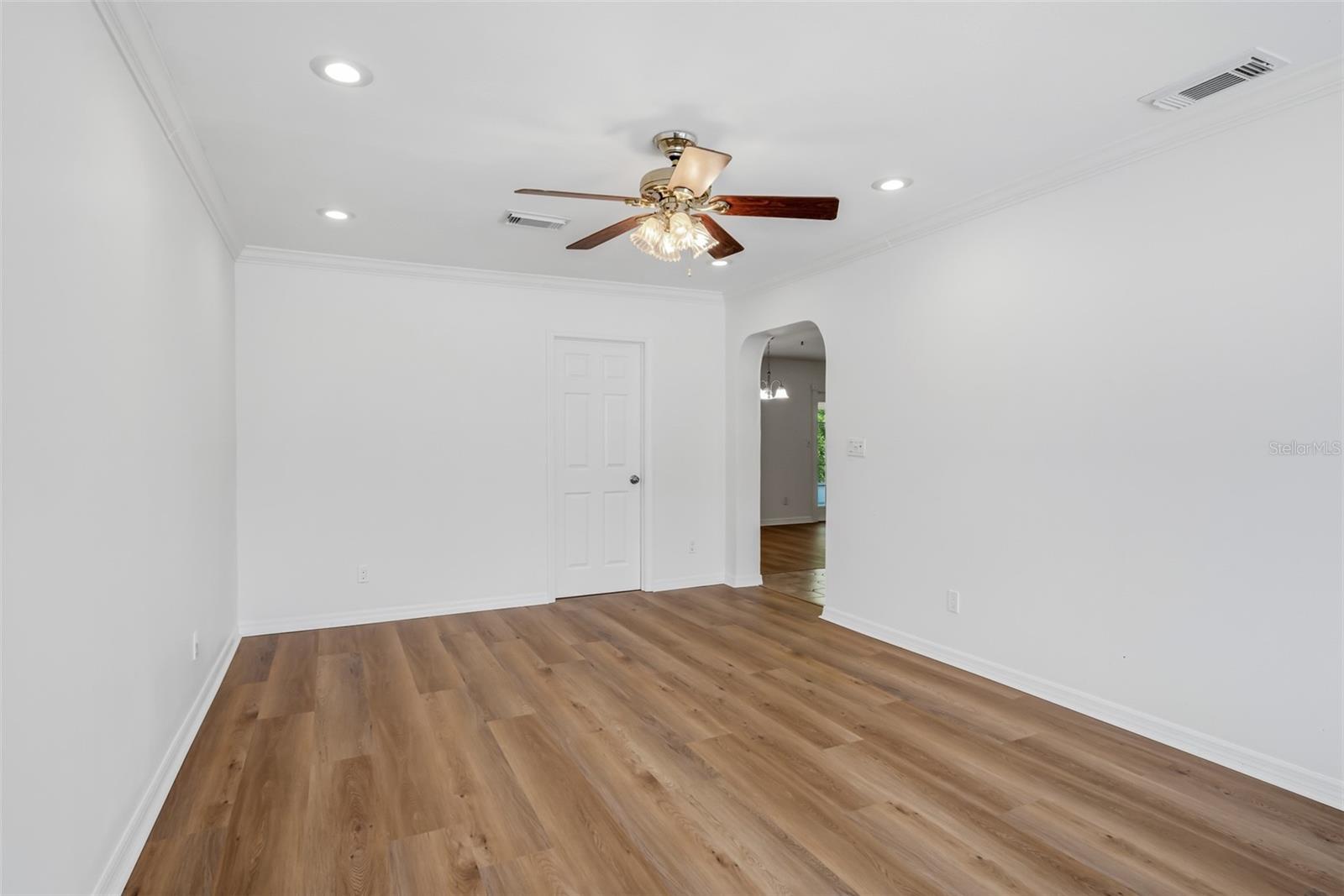 Image 16 of 49 For 4711 Beaumont Street
