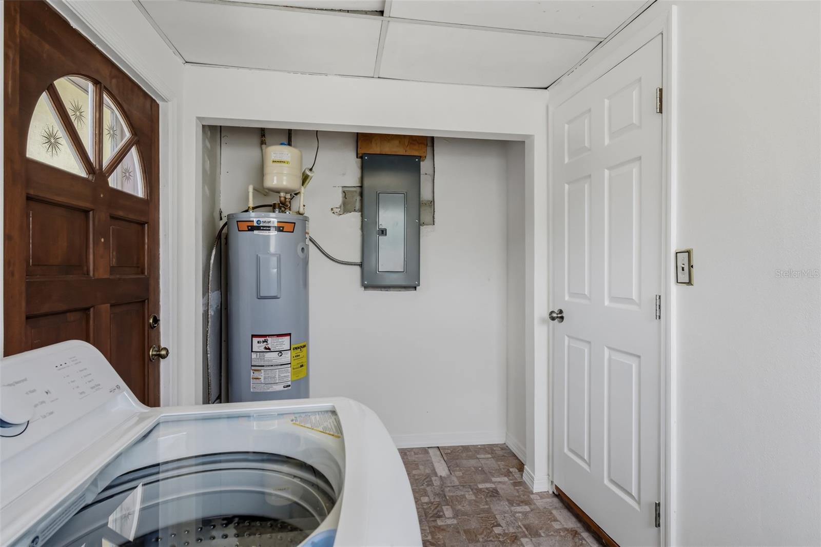 Image 18 of 49 For 4711 Beaumont Street