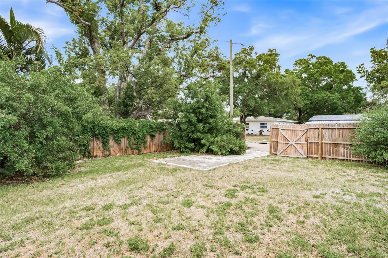 Image 43 of 49 For 4711 Beaumont Street