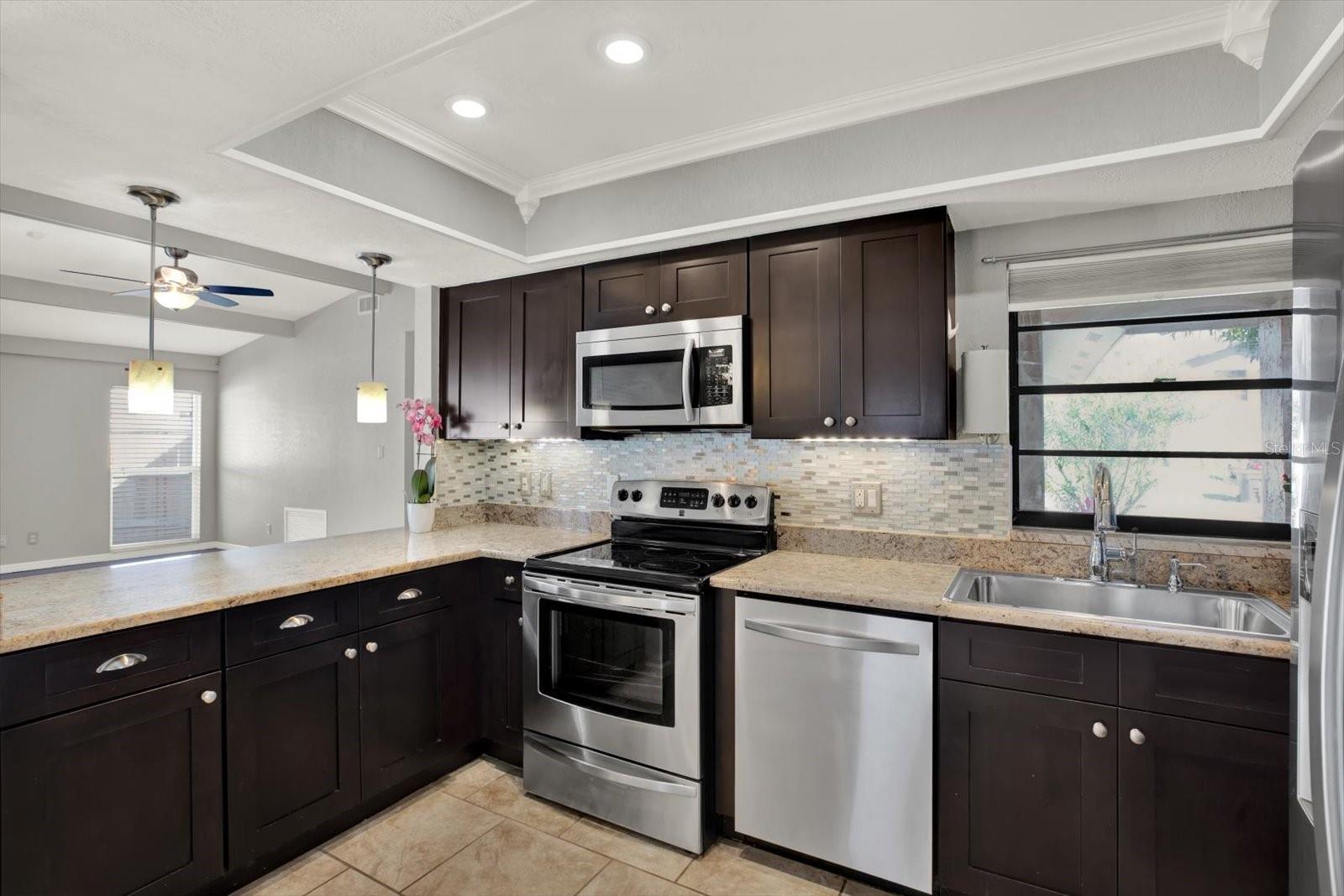 Image 10 of 39 For 10320 Fernbrook Lane