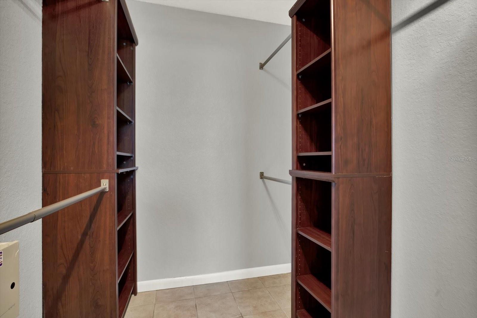 Image 16 of 39 For 10320 Fernbrook Lane