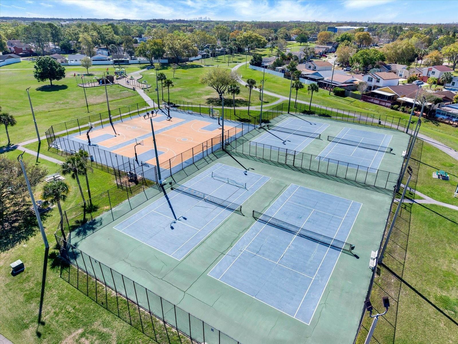 Image 30 of 39 For 10320 Fernbrook Lane