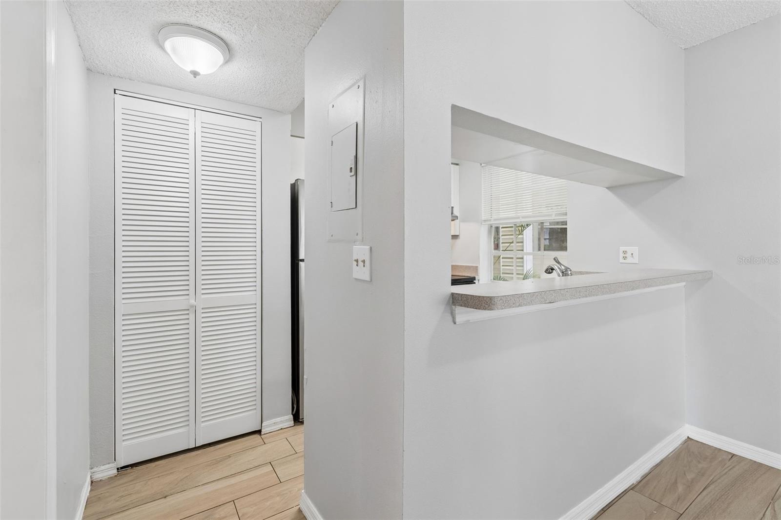 Image 10 of 38 For 6915 Stones Throw Circle N 3106