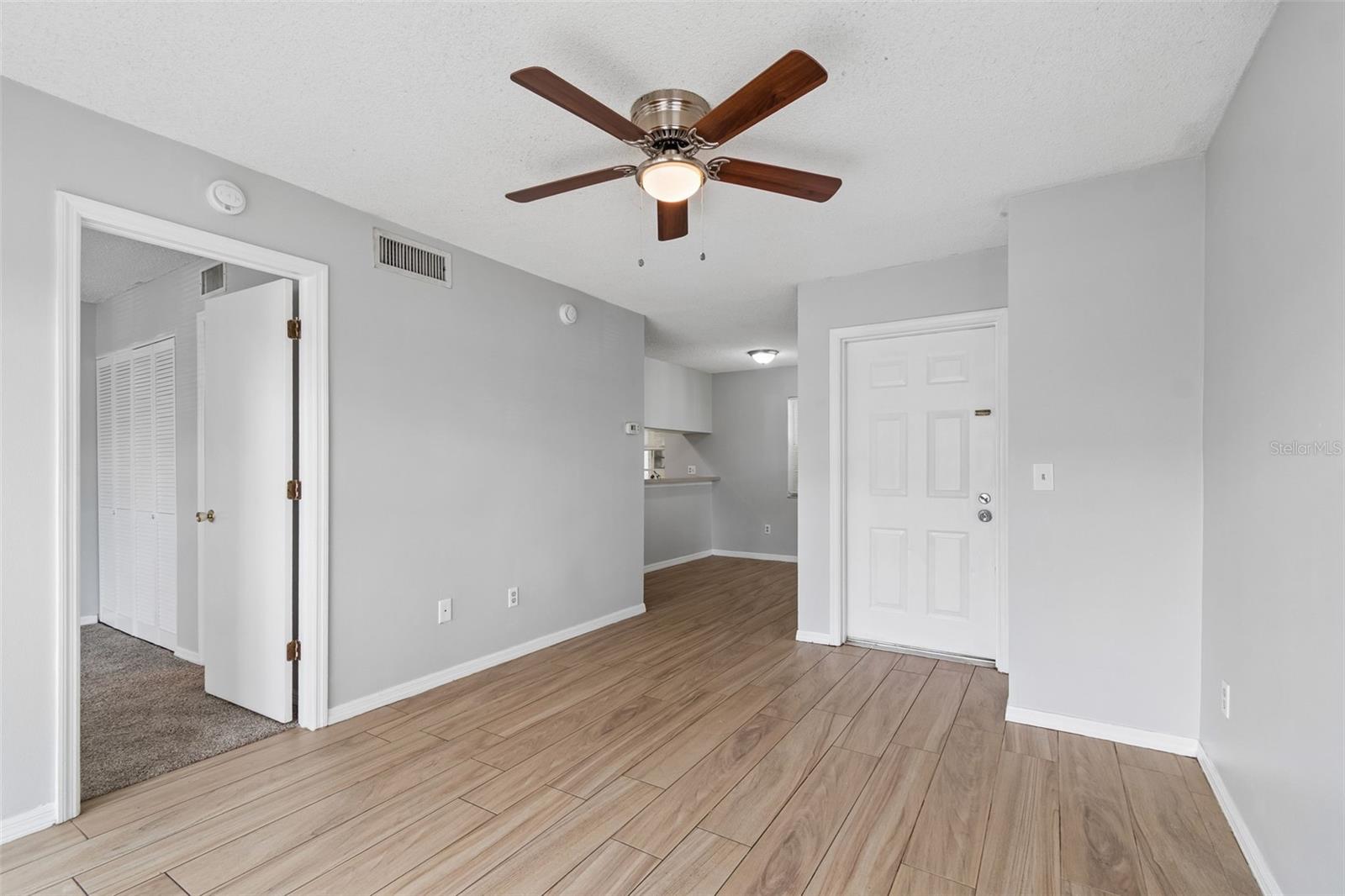 Image 23 of 38 For 6915 Stones Throw Circle N 3106