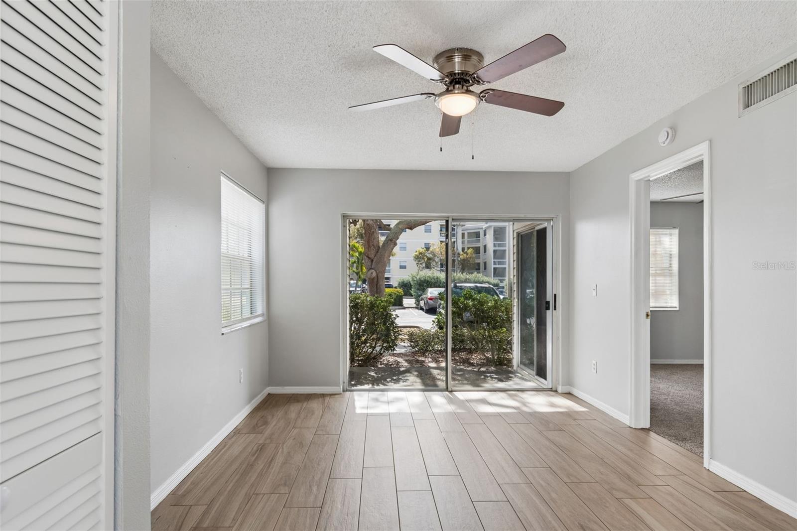 Image 6 of 38 For 6915 Stones Throw Circle N 3106