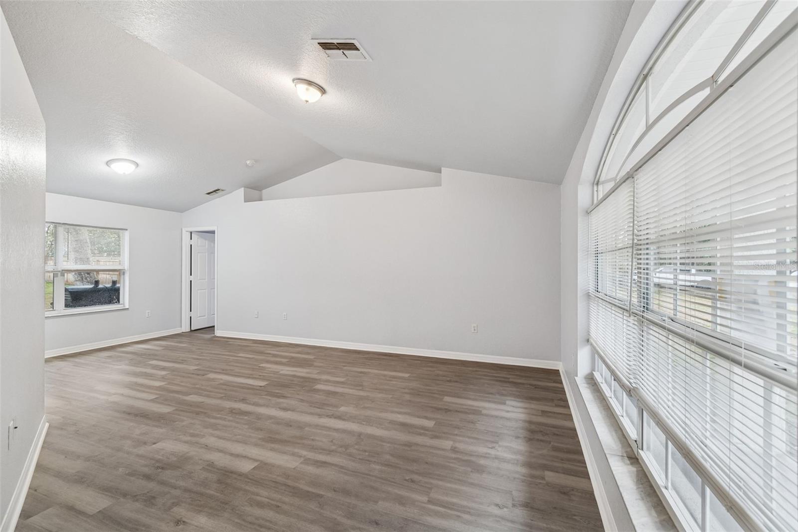 Image 4 of 24 For 2255 Ancho Avenue