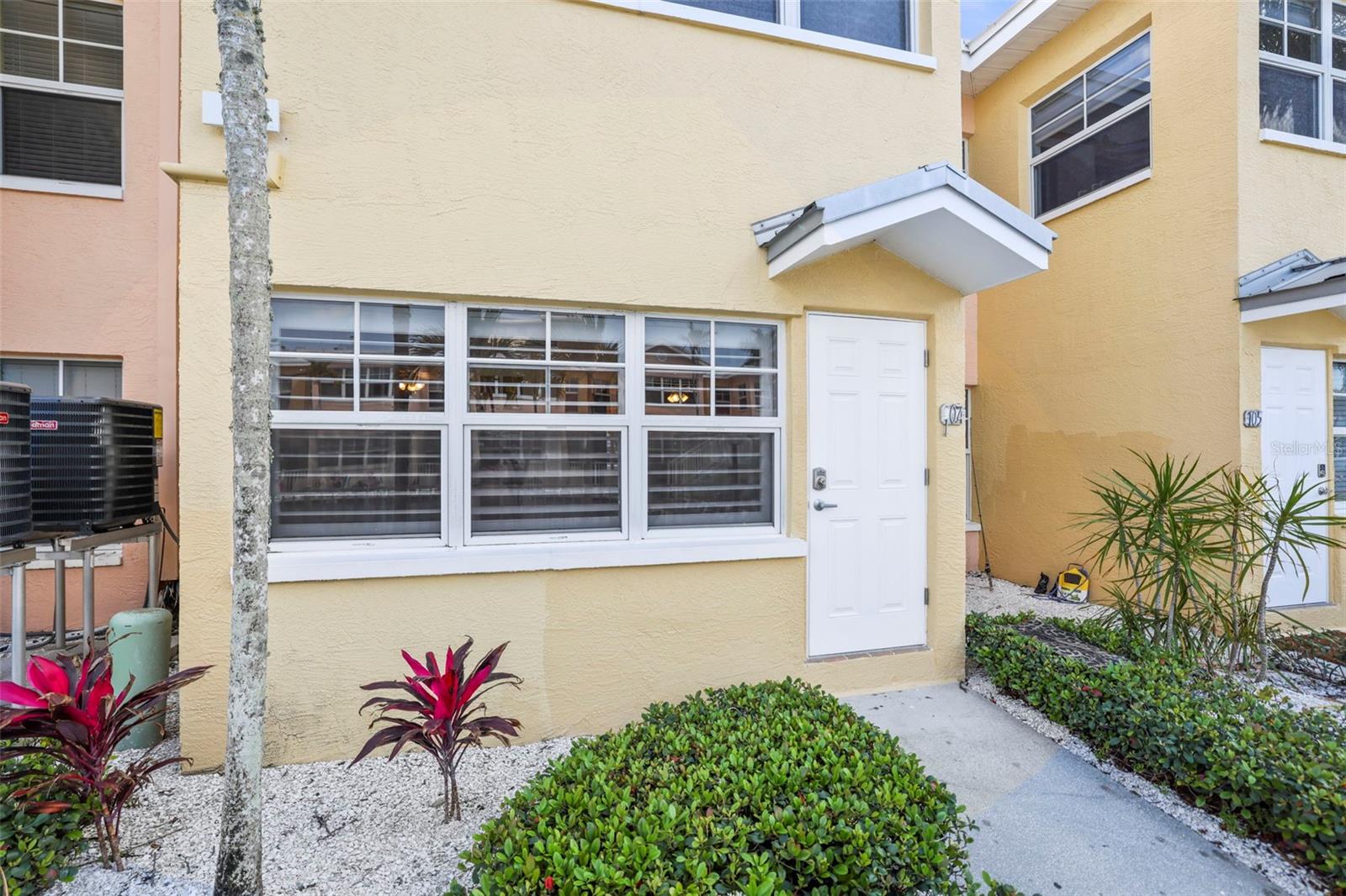 Image 19 of 34 For 19417 Gulf Boulevard A-104