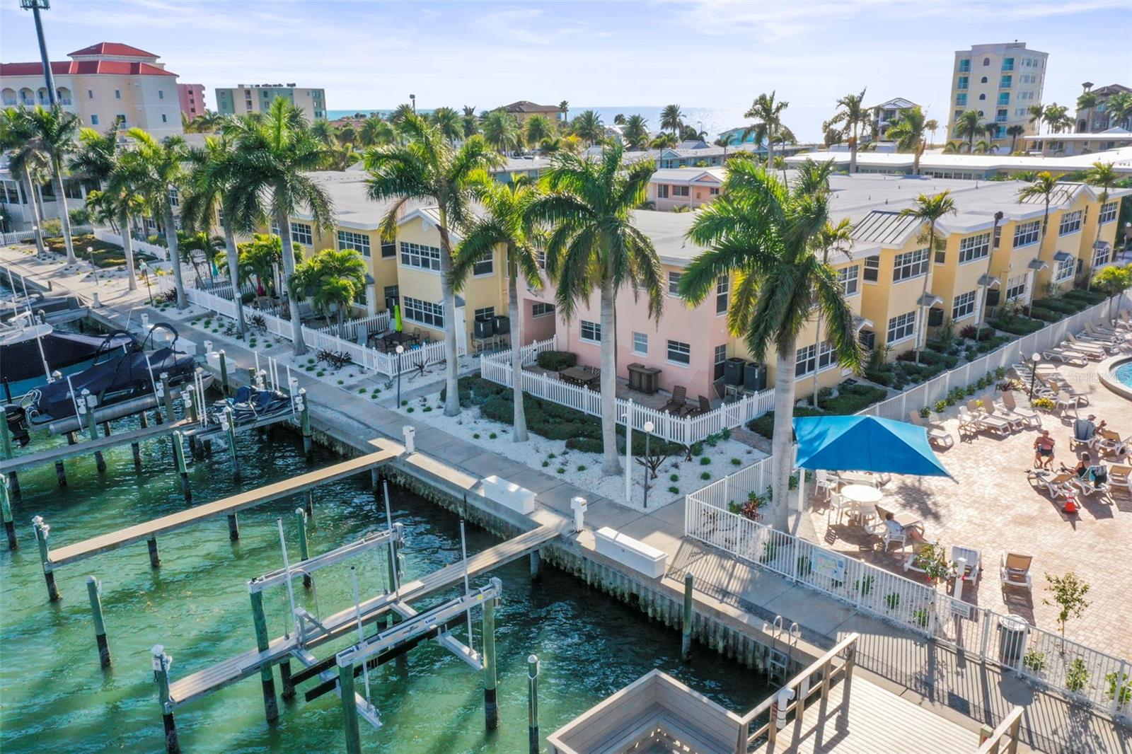 Image 23 of 34 For 19417 Gulf Boulevard A-104