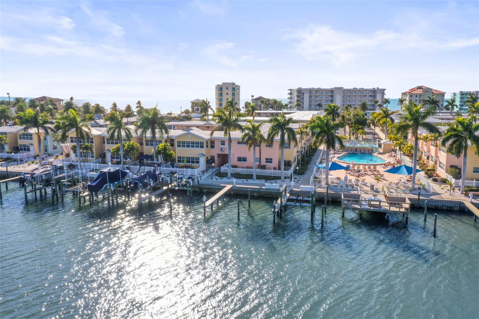 Image 24 of 34 For 19417 Gulf Boulevard A-104