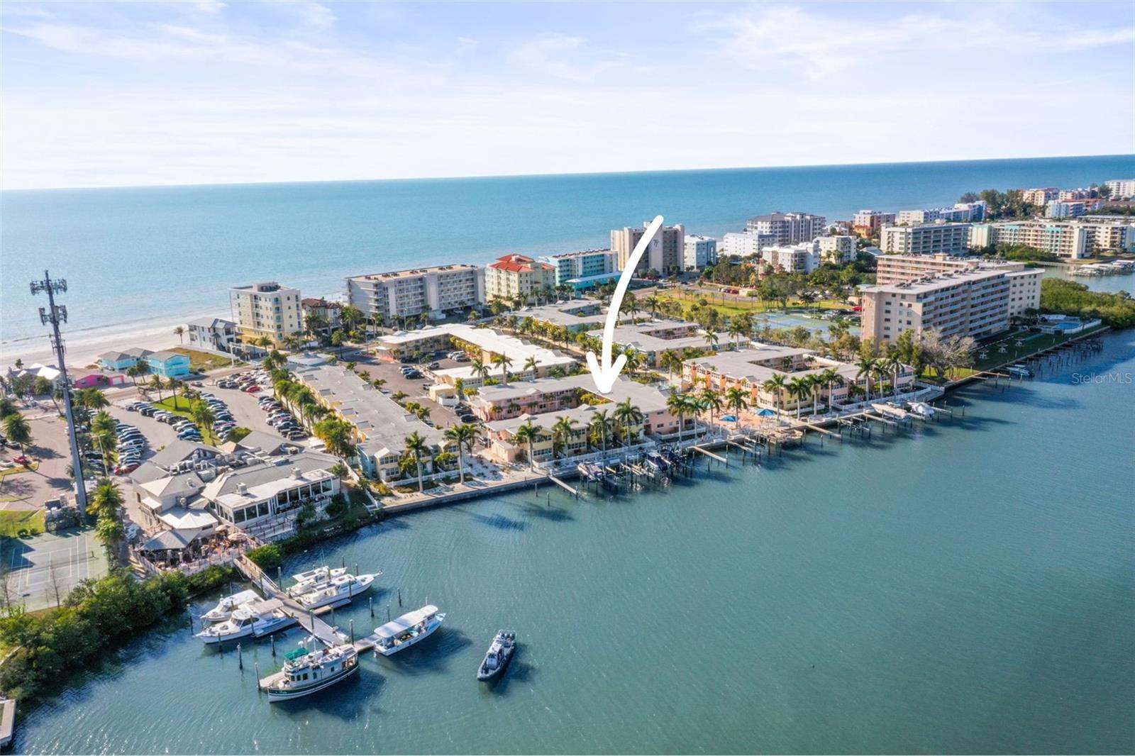 Image 28 of 34 For 19417 Gulf Boulevard A-104