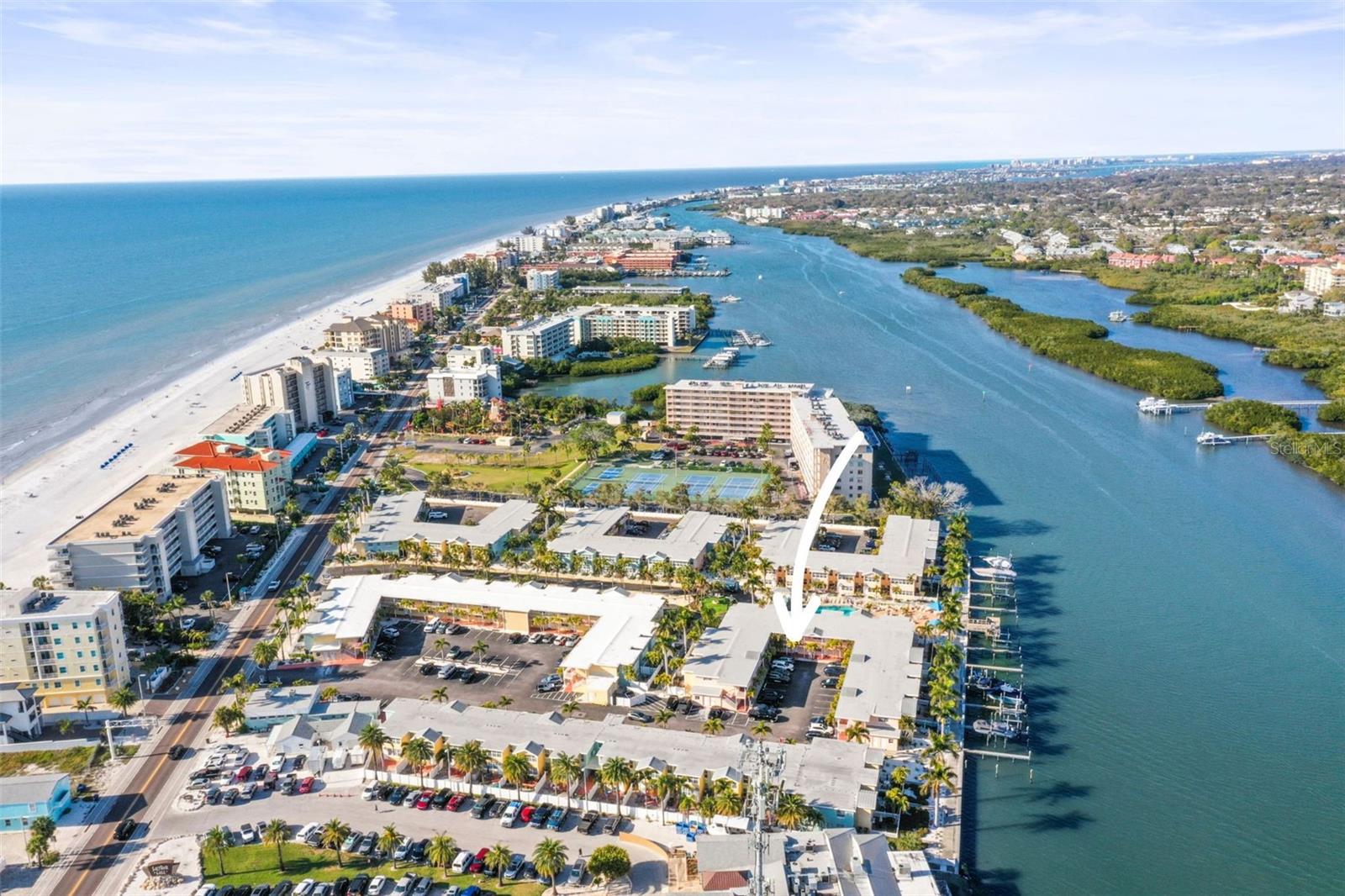 Image 30 of 34 For 19417 Gulf Boulevard A-104