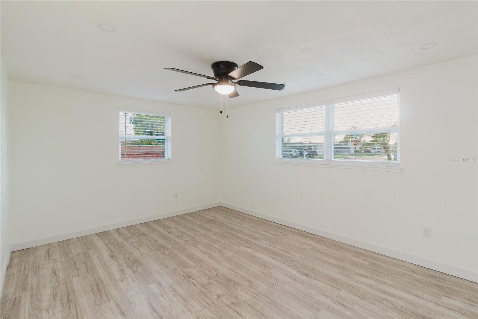 Image 21 of 52 For 2704 Lawn Place