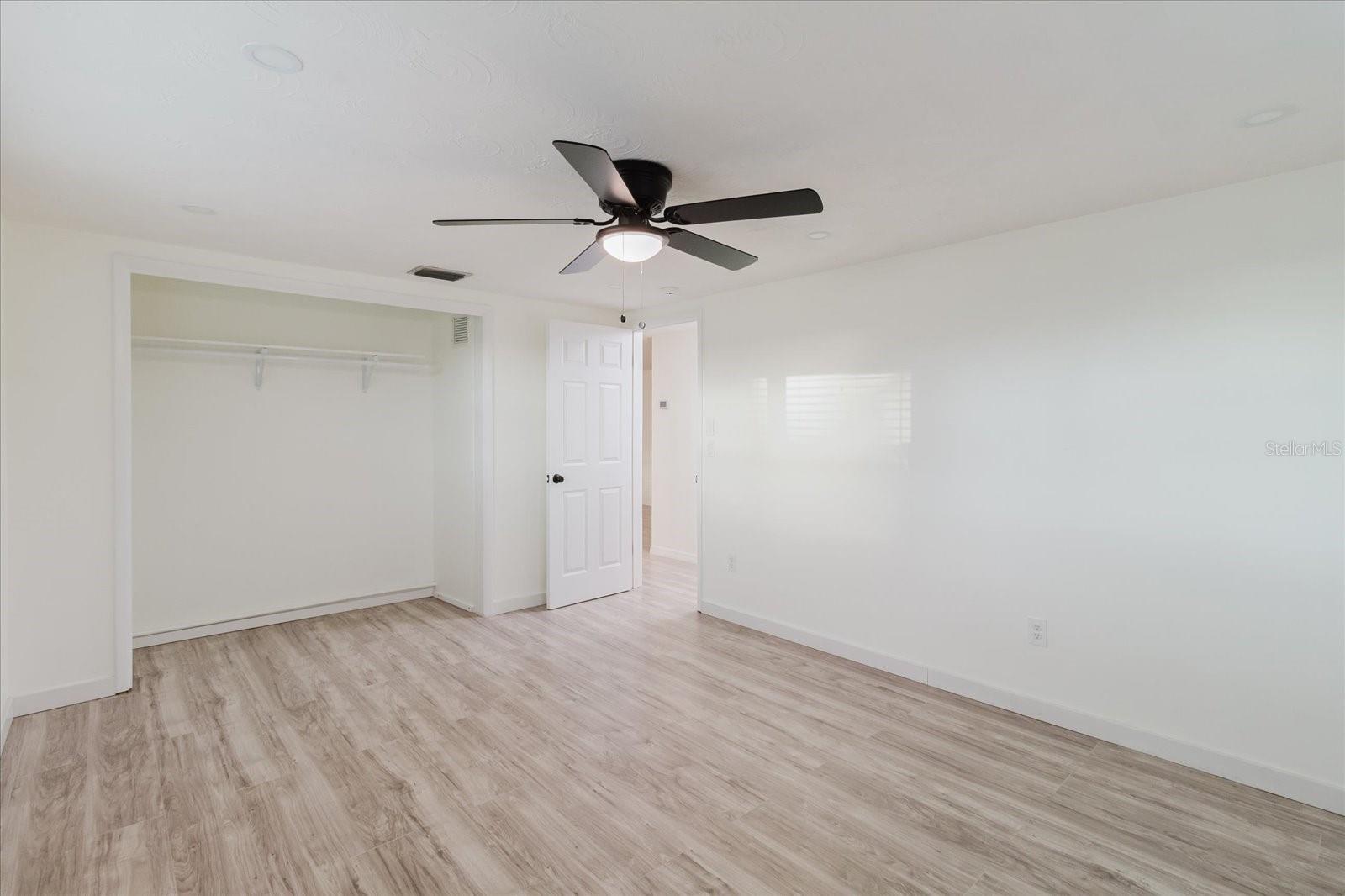 Image 23 of 52 For 2704 Lawn Place