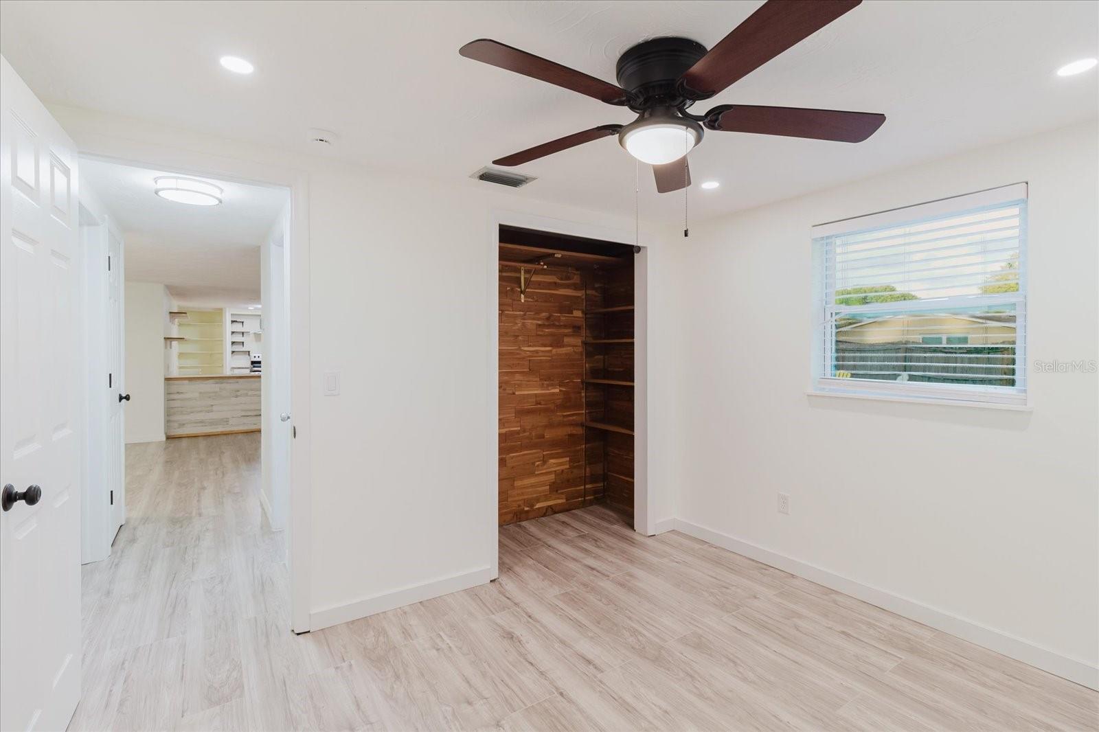 Image 28 of 52 For 2704 Lawn Place