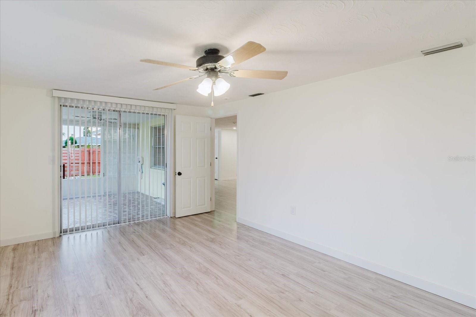 Image 33 of 52 For 2704 Lawn Place