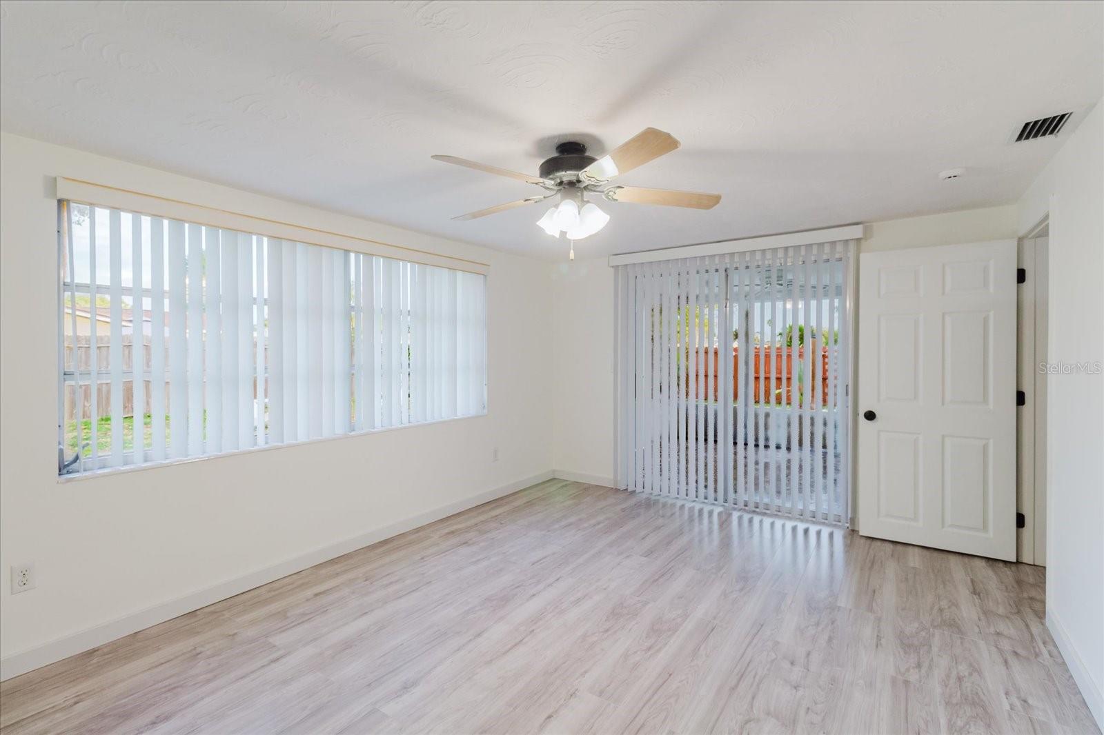 Image 34 of 52 For 2704 Lawn Place