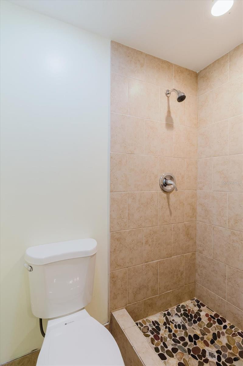 Image 37 of 52 For 2704 Lawn Place