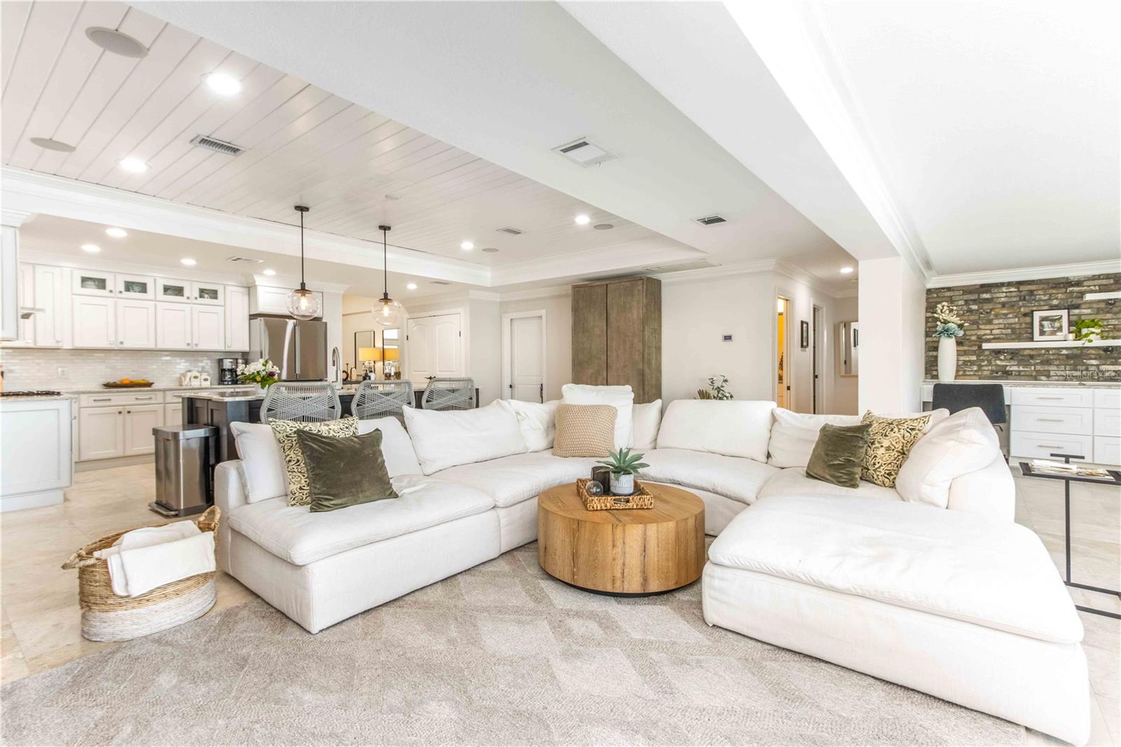 Image 16 of 80 For 430 Palm Island Se