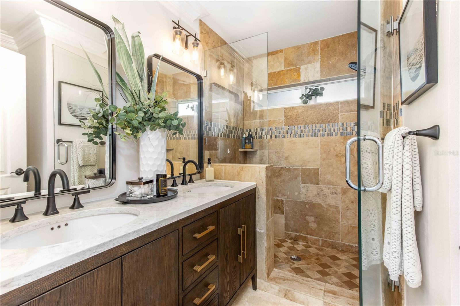 Image 24 of 80 For 430 Palm Island Se