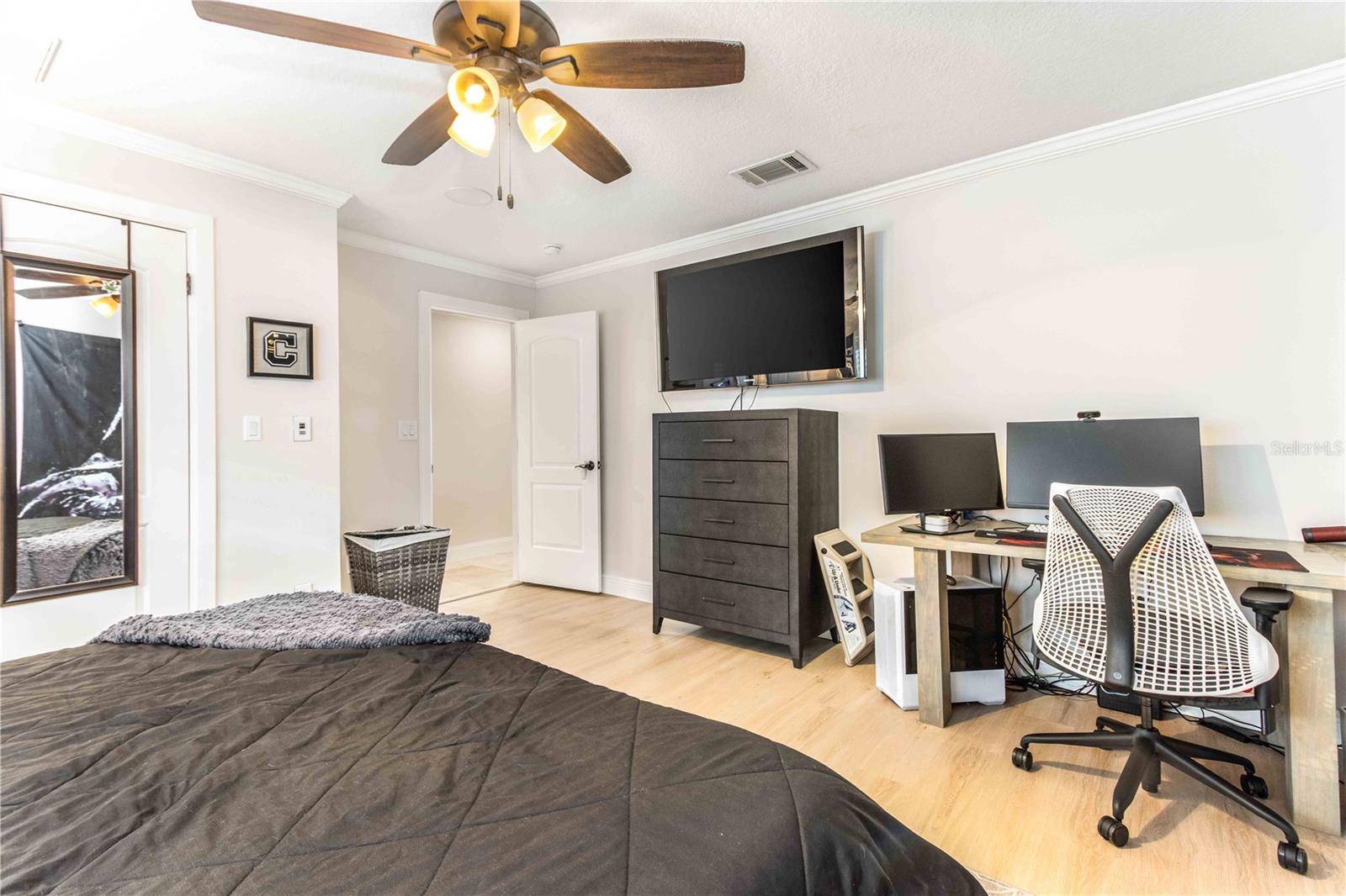 Image 26 of 80 For 430 Palm Island Se