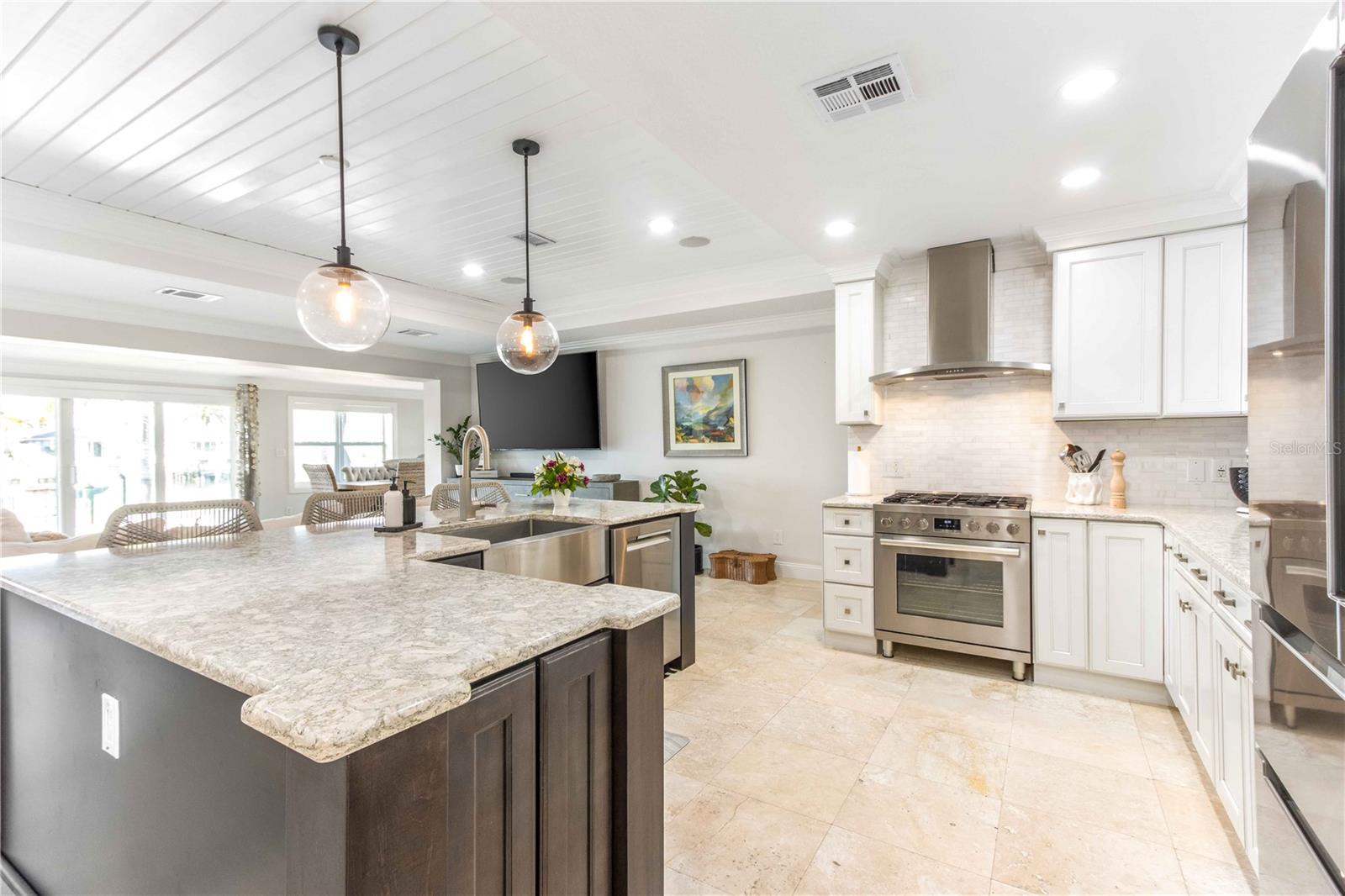 Image 7 of 80 For 430 Palm Island Se