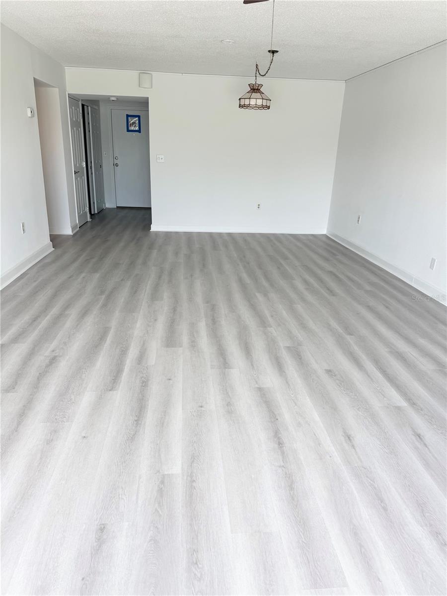 Image 5 of 28 For 7425 Bay Island Drive S 103