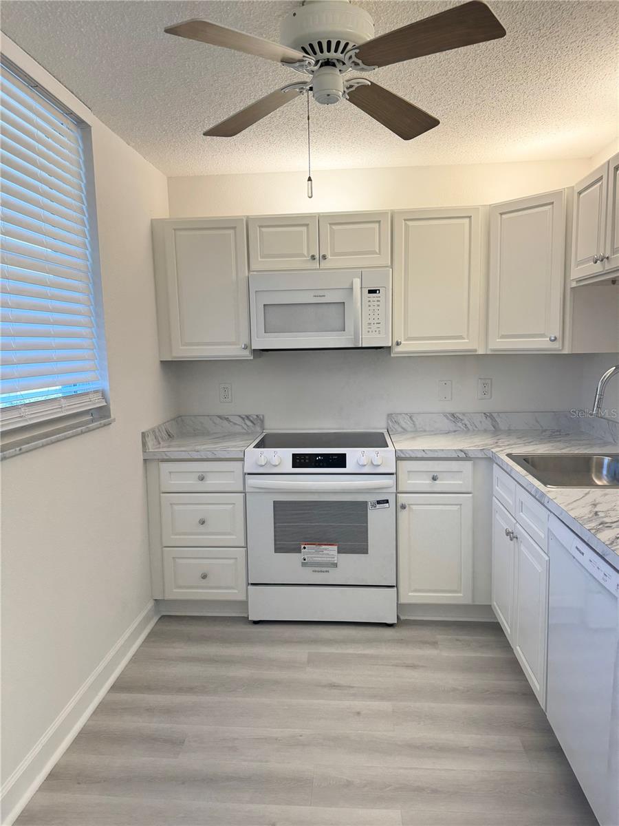 Image 7 of 28 For 7425 Bay Island Drive S 103