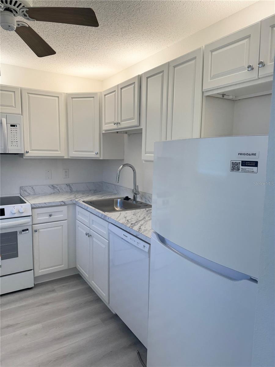 Image 8 of 28 For 7425 Bay Island Drive S 103