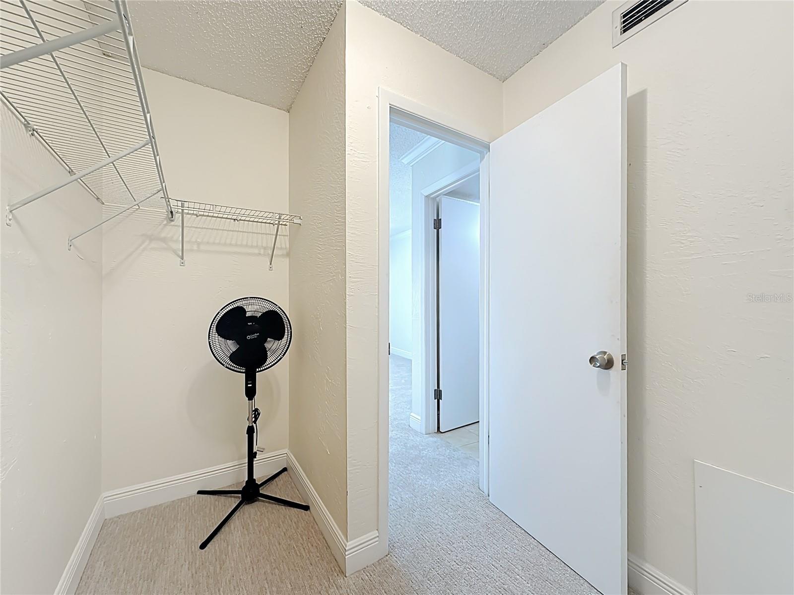 Listing photo id 22 for 1361 Snell Isle Boulevard Ne 6