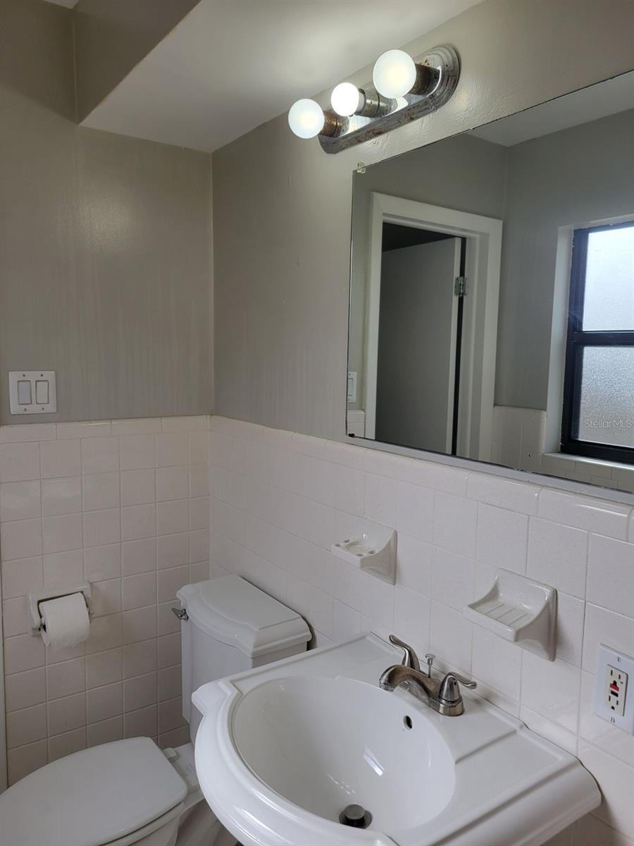 Image 33 of 50 For 1835 Nursery Road