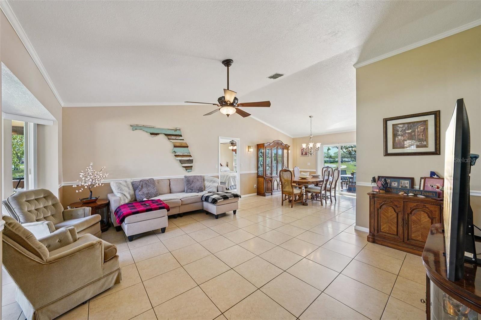 Image 11 of 76 For 10660 41st Court N