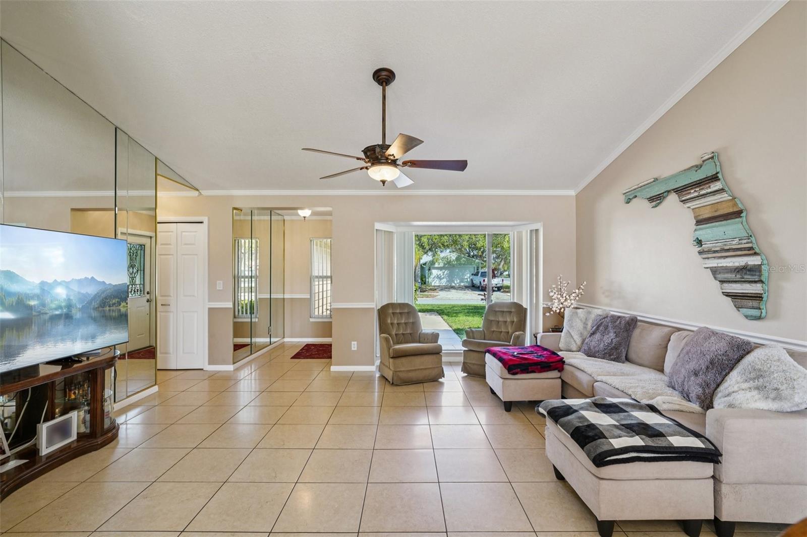 Image 15 of 76 For 10660 41st Court N