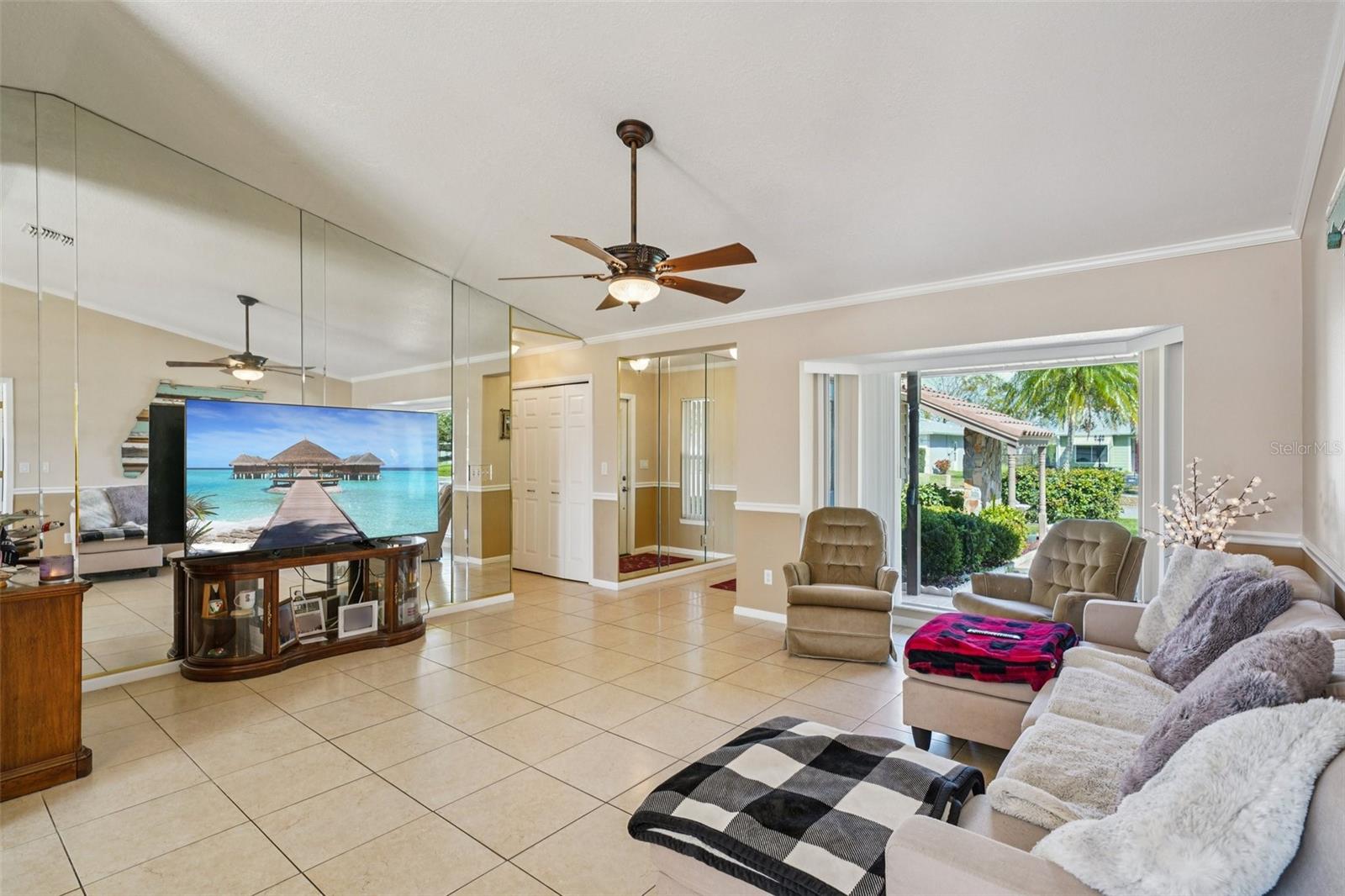 Image 17 of 76 For 10660 41st Court N