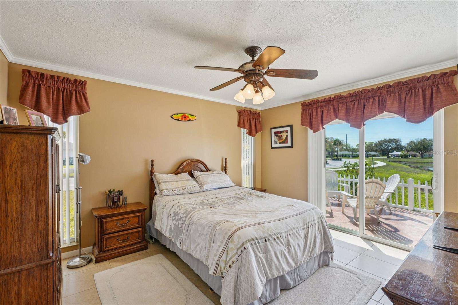 Image 37 of 76 For 10660 41st Court N